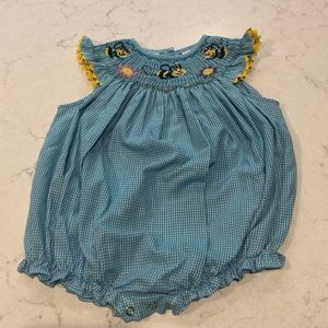 NWOT Be Mine Girls Smocked Bubble with Bee design